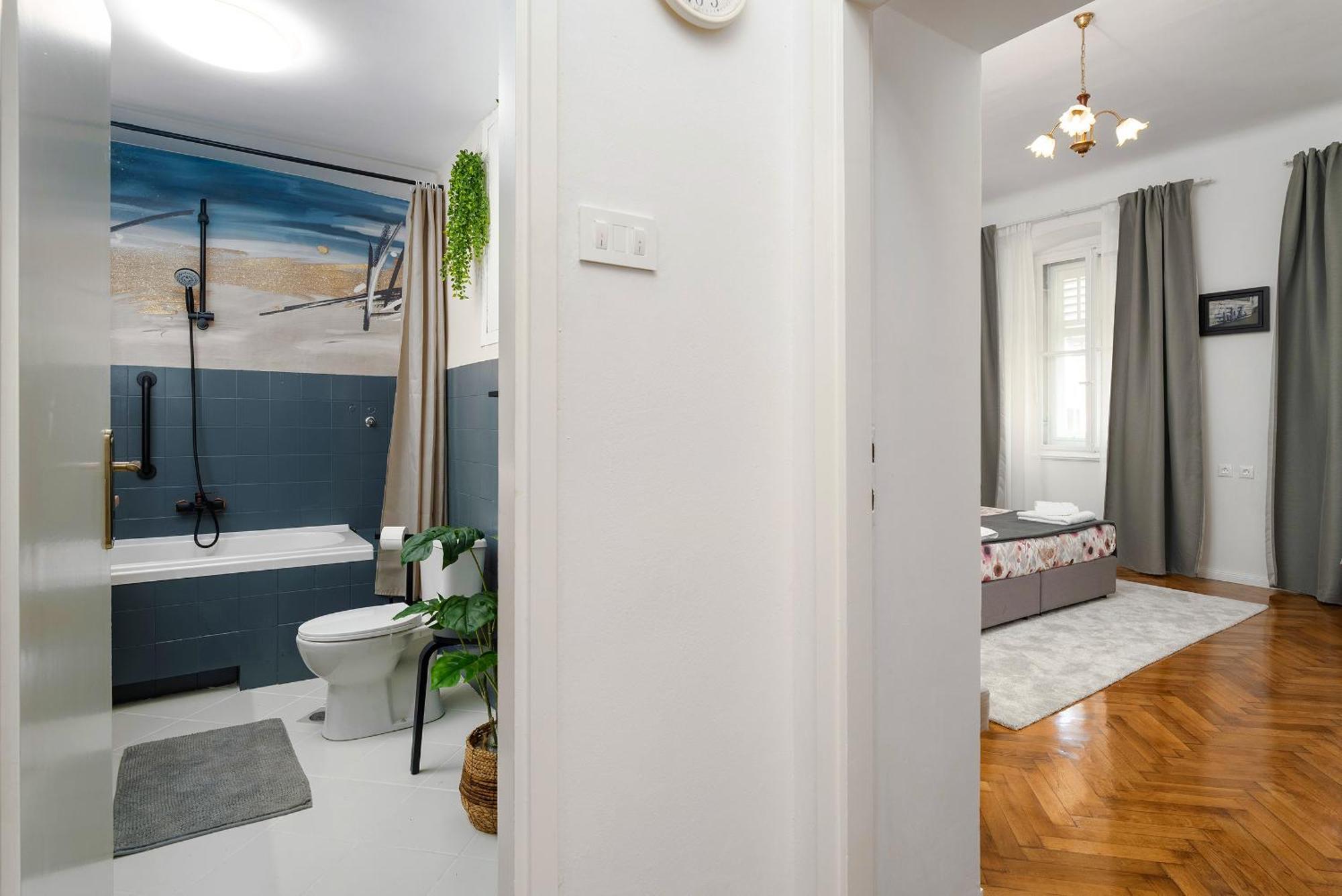 Romeo And Juliet Apartment With Balcony And Sea View Poreč Extérieur photo